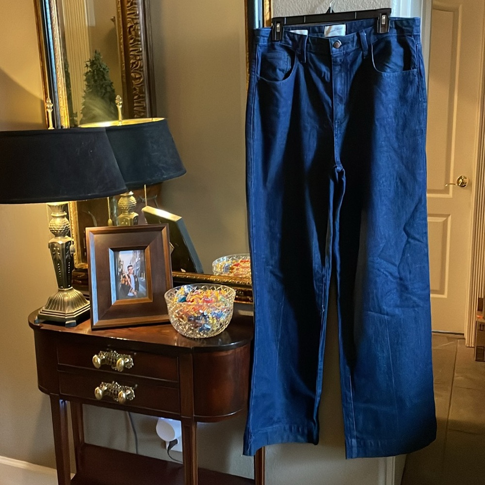 Women's High-Rise
Wide Leg Jeans -
Universal Thread™ Dark
Wash 12 Long